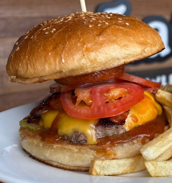 HAMBURGUESA DE LA CASA
